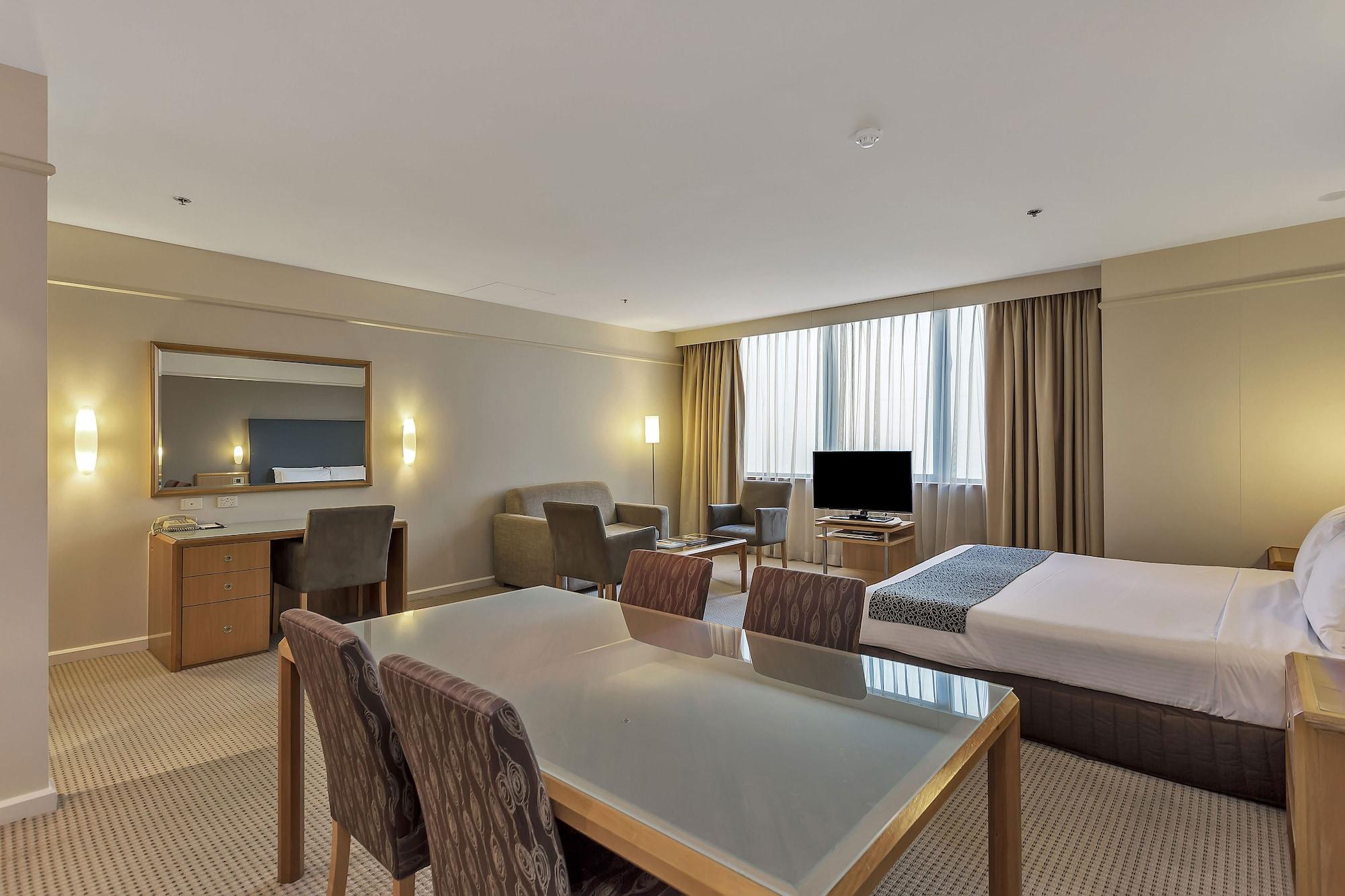 Stamford Plaza Adelaide Hotel Bagian luar foto Suite