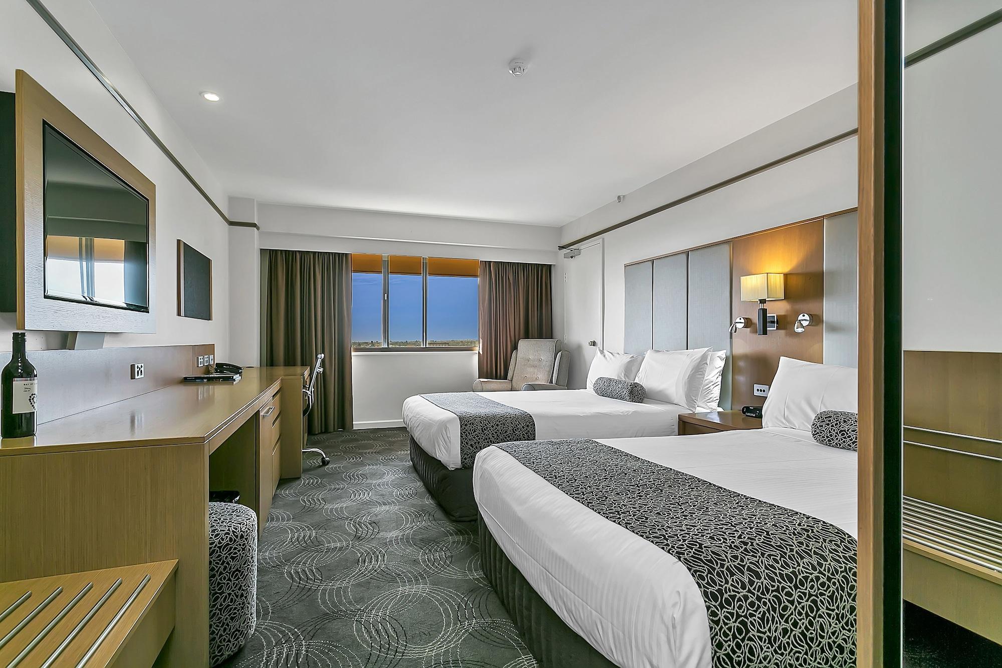 Stamford Plaza Adelaide Hotel Bagian luar foto Deluxe Room