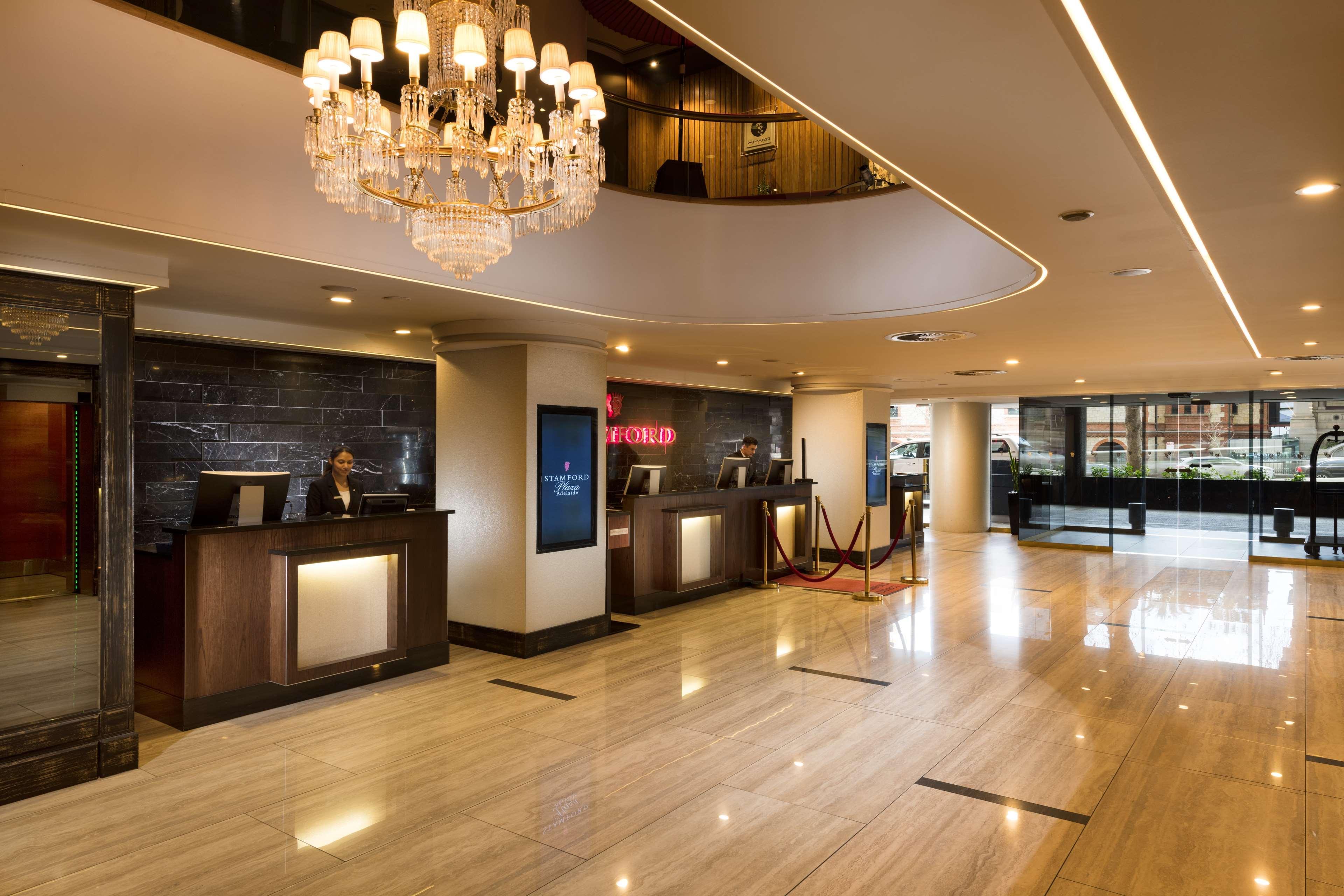 Stamford Plaza Adelaide Hotel Bagian luar foto Lobby