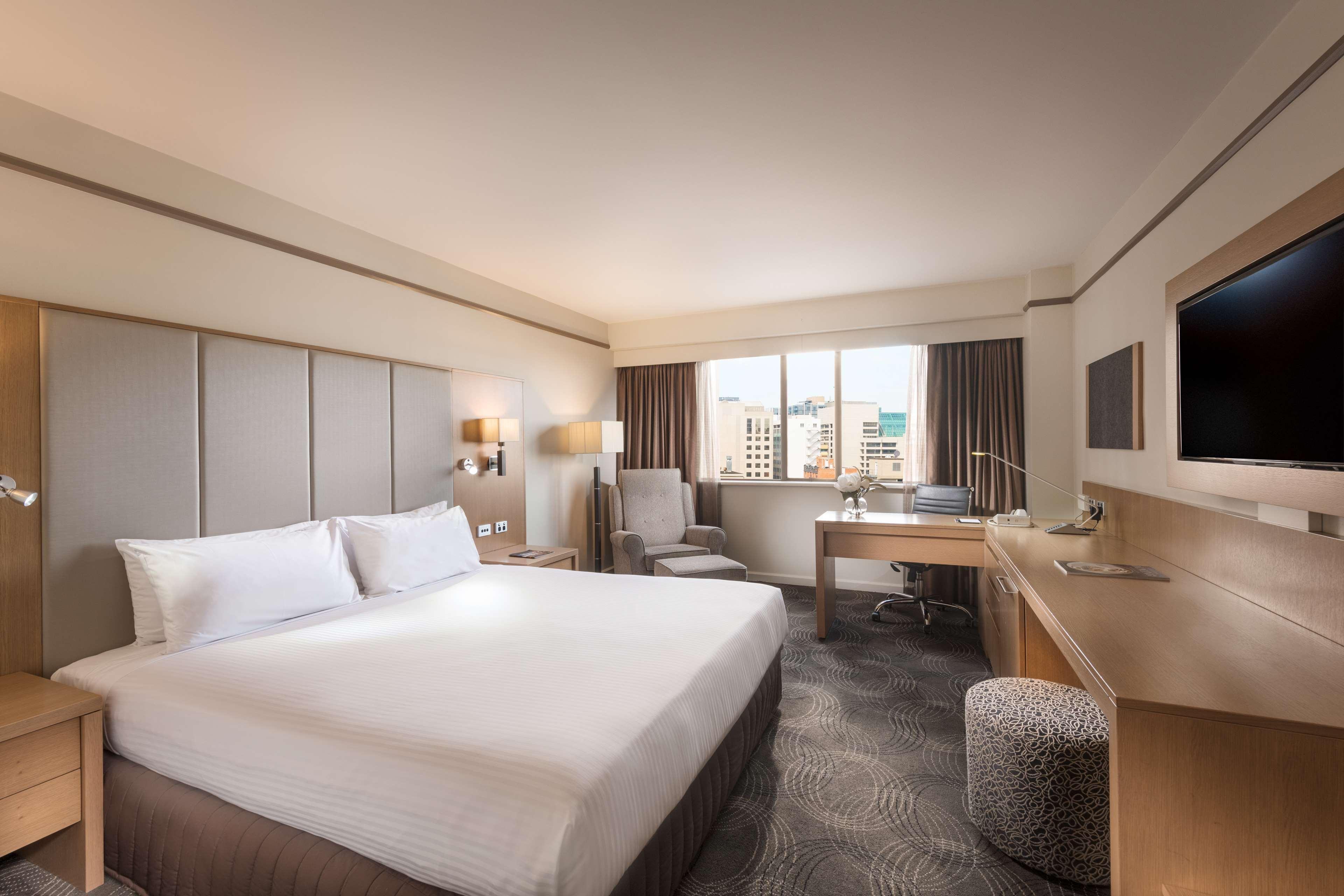 Stamford Plaza Adelaide Hotel Bagian luar foto Deluxe Room