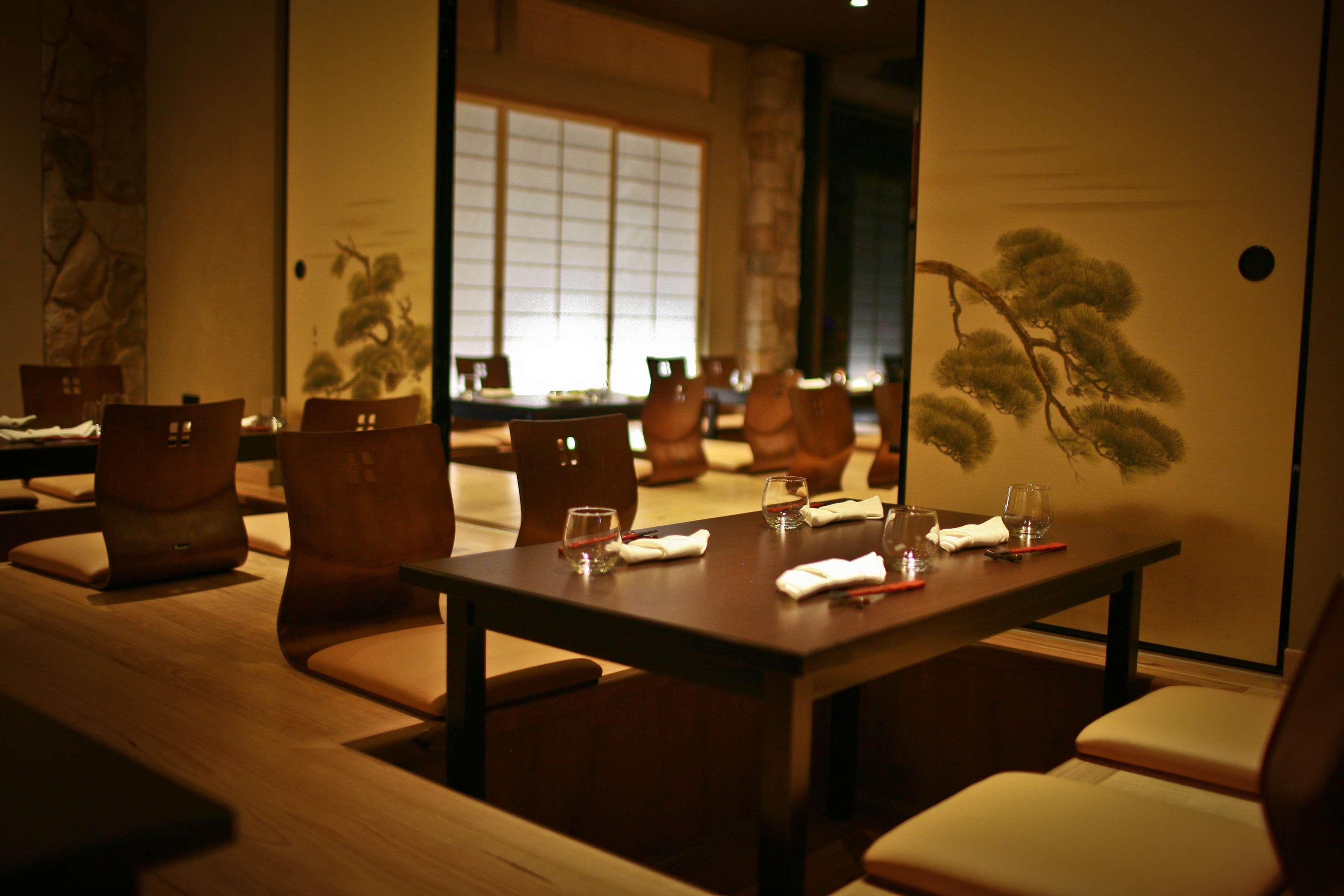 Stamford Plaza Adelaide Hotel Bagian luar foto A restaurant in Kyoto