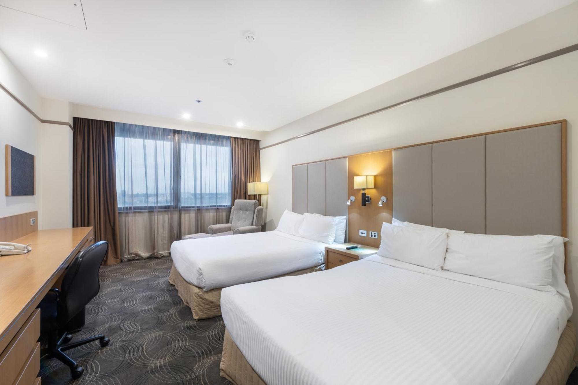 Stamford Plaza Adelaide Hotel Bagian luar foto