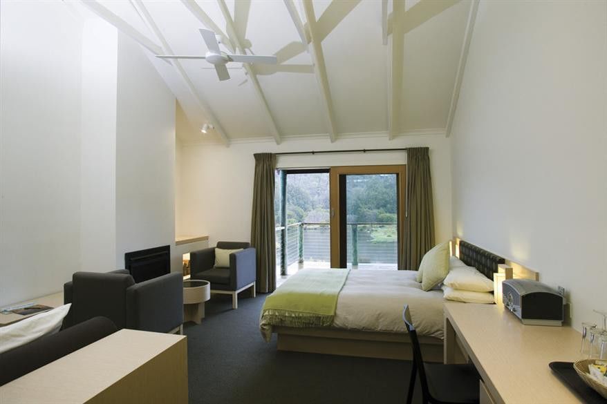 Stamford Plaza Adelaide Hotel Bagian luar foto A room at the Cradle Mountain Hotel